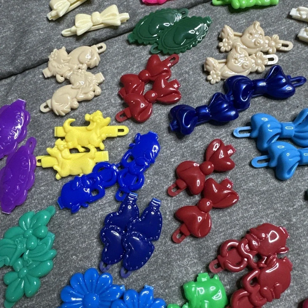 Lot Vintage Plastic Barrettes Hair Clips Hearts Flowers Bows Stars Animals